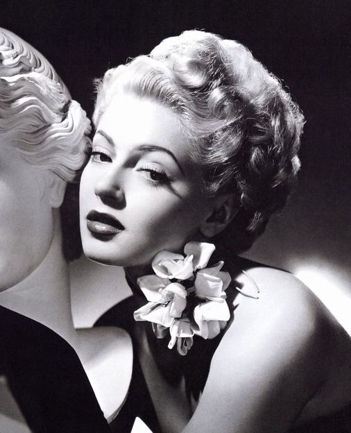 بالصور أشهر سفاحات العالم وملعونات التاريخ Lana turner 3